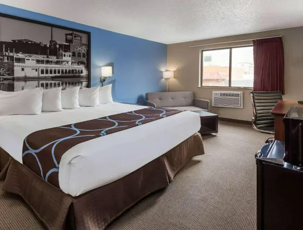 Super 8 by Wyndham Dubuque hotel detail image 3
