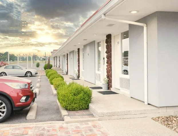 Regency Inn hotel detail image 1