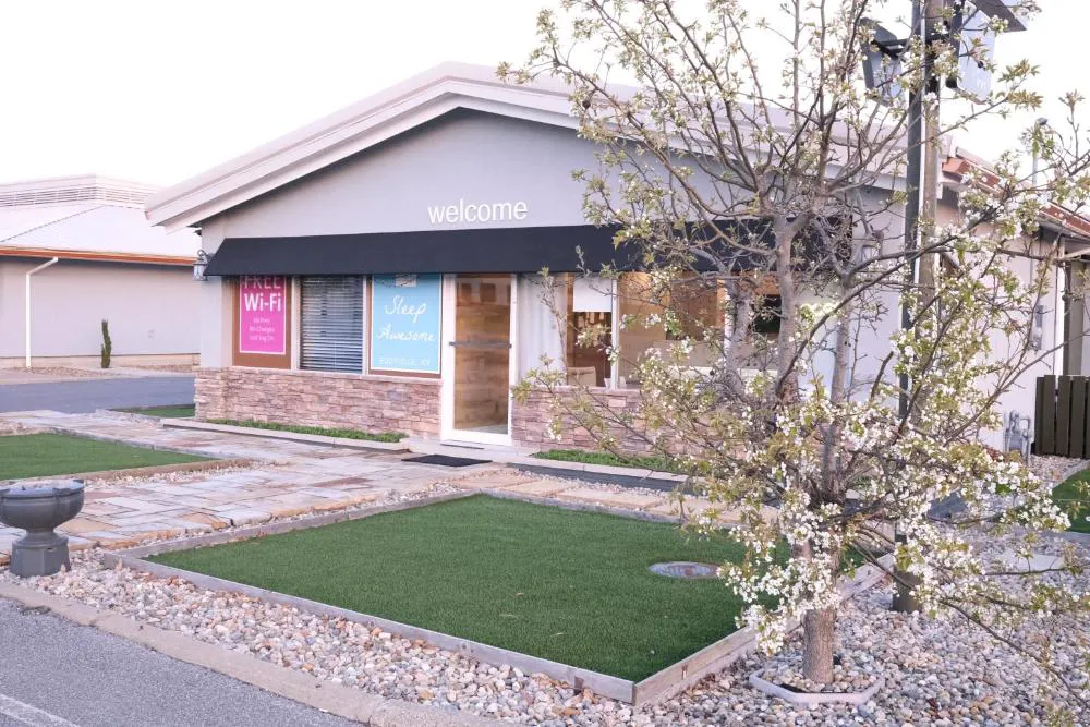 Regency Inn hotel hero