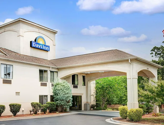 Days Inn by Wyndham Burlington East hotel detail image 1