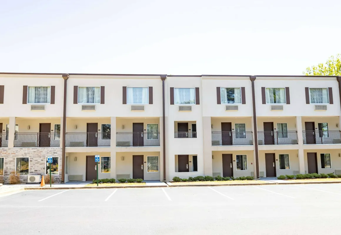 Baymont by Wyndham College Park Atlanta Airport South hotel hero