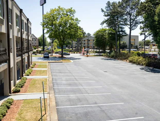 Baymont by Wyndham College Park Atlanta Airport South hotel detail image 1