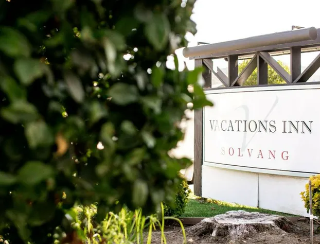 Vinland Hotel and Lounge hotel detail image 1