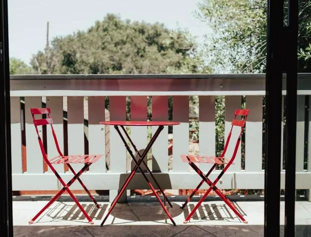 Vinland Hotel and Lounge hotel detail image 3