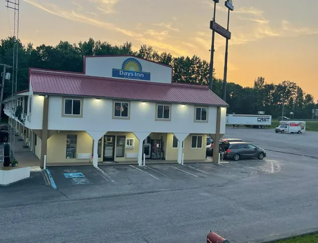 Days Inn by Wyndham Holladay hotel detail image 1