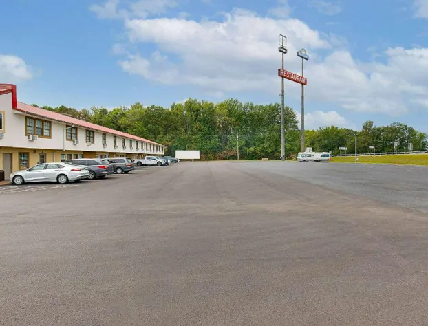 Days Inn by Wyndham Holladay hotel detail image 2