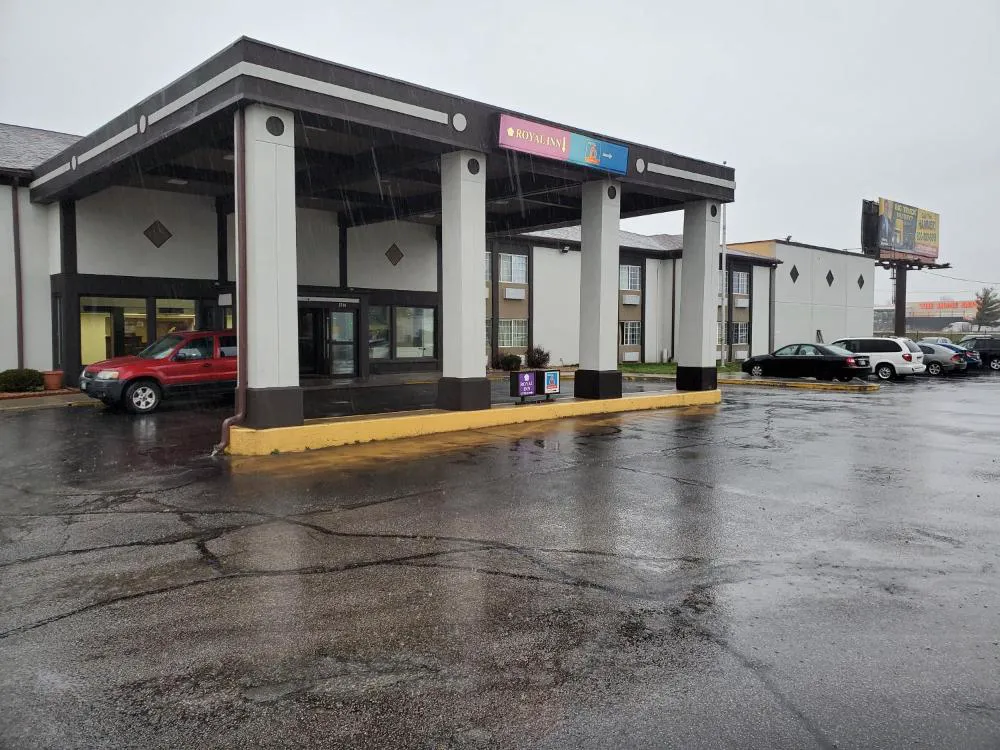 Royal Inn hotel hero