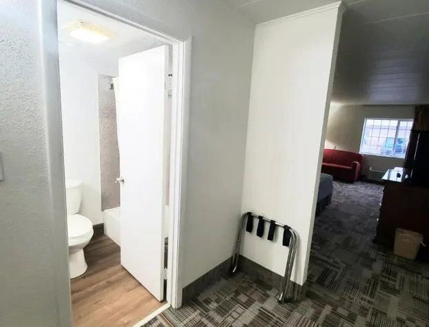 Royal Inn hotel detail image 4