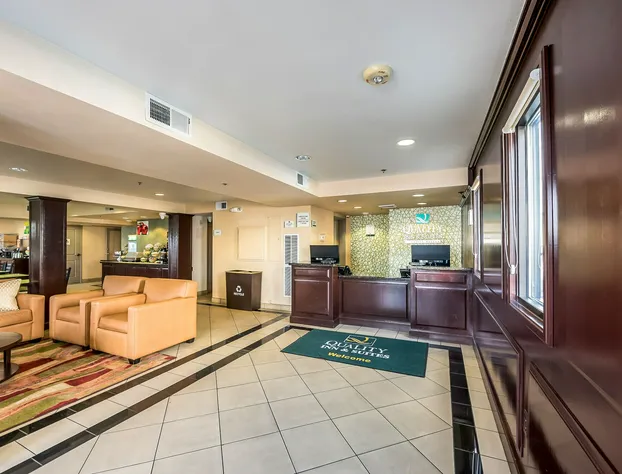 QUALITY INN AND SUITES(Formerly LEXINGTON INN AND SUITES - RENO AIRPORT) hotel detail image 2