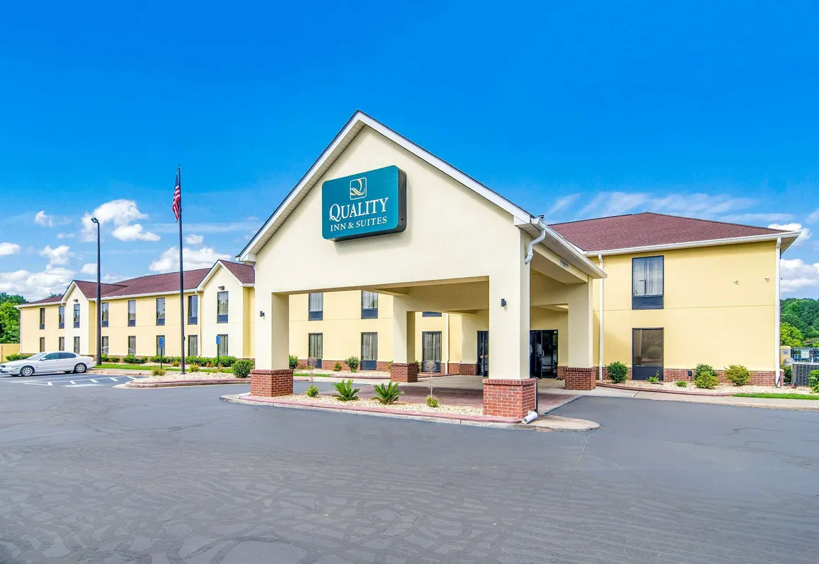 Quality Inn & Suites Canton, GA hotel hero