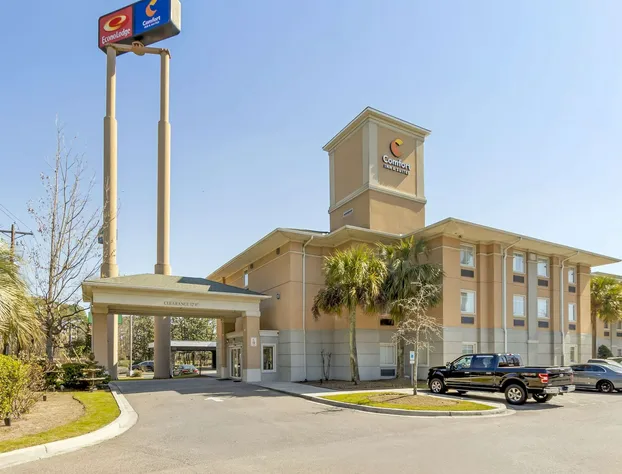 Comfort Inn & Suites Charleston Airport Convention Center hotel detail image 1