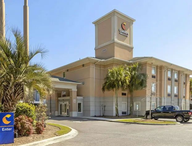 Comfort Inn & Suites Charleston Airport Convention Center hotel detail image 2