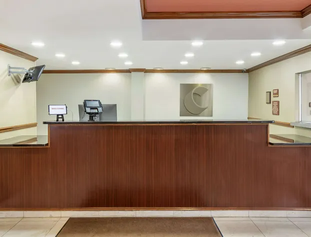 Comfort Inn & Suites Charleston Airport Convention Center hotel detail image 4