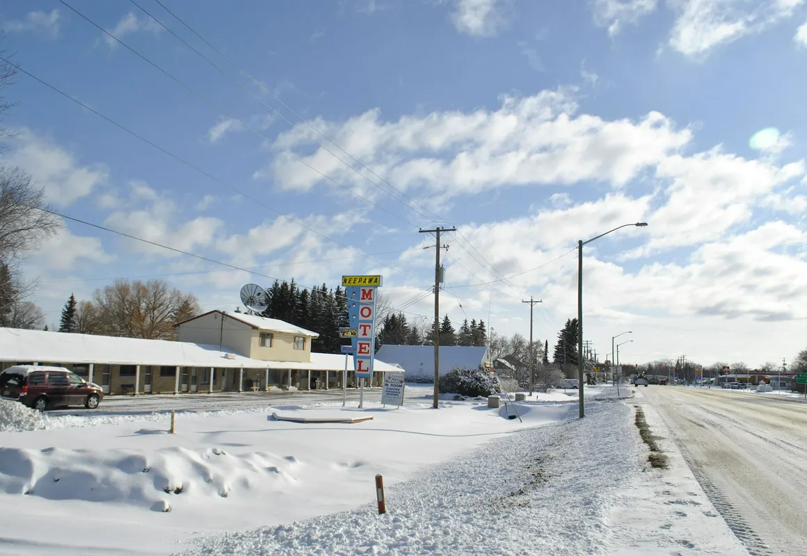 Neepawa motel hotel hero