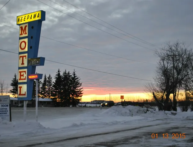 Neepawa motel hotel detail image 1