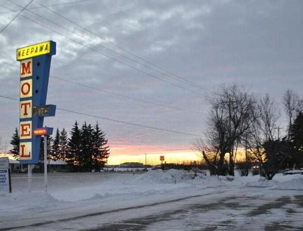 Neepawa motel hotel detail image 4