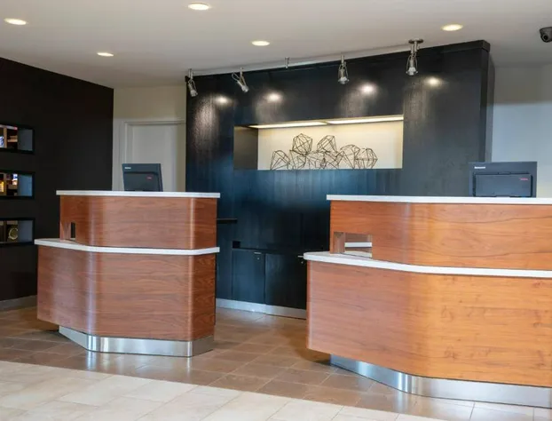 Courtyard Milwaukee Airport hotel detail image 2