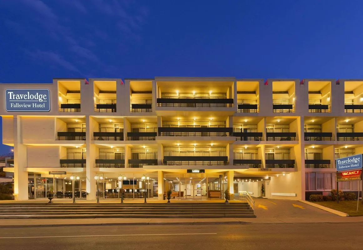 Travelodge by Wyndham Niagara Falls Fallsview hotel hero