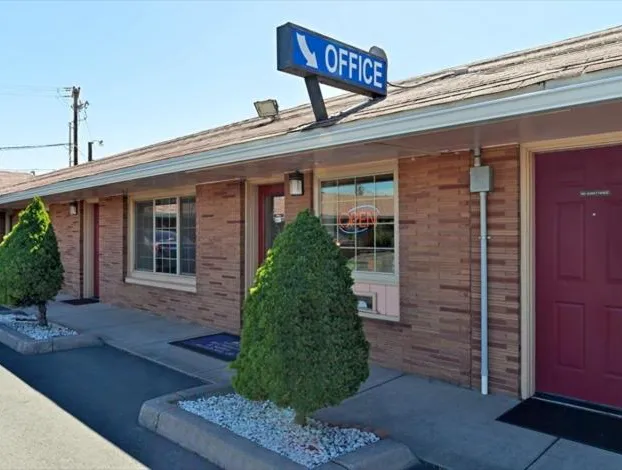 Americas Best Value Inn & Suites Klamath Falls hotel detail image 1