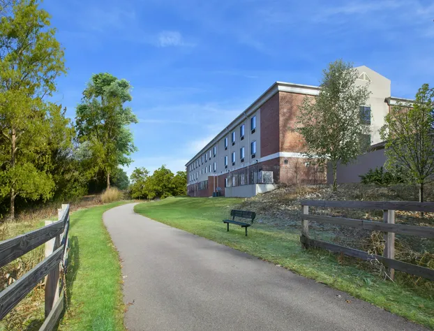 Holiday Inn Express Hotel & Suites Niles by IHG hotel detail image 3