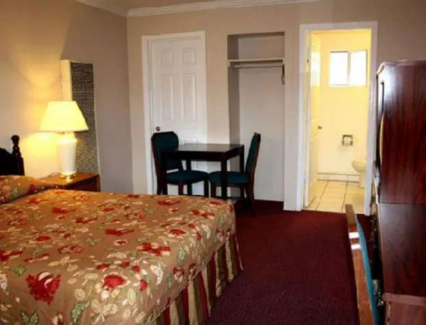 Sunset Inn and Suites hotel detail image 3