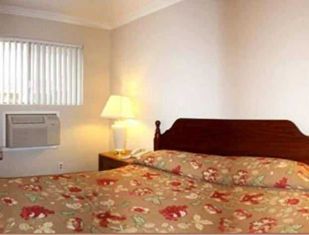Sunset Inn and Suites hotel detail image 3