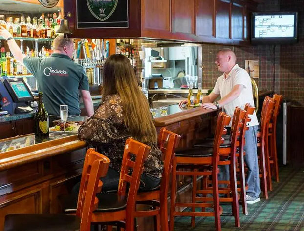 Rogue Regency Inn and Suites hotel detail image 2