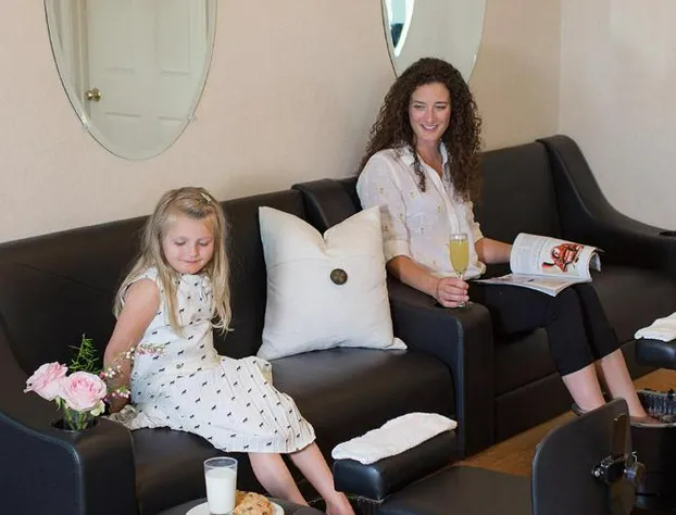 Rogue Regency Inn and Suites hotel detail image 3