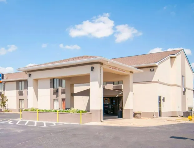 Howard Johnson by Wyndham Scott Lafayette hotel detail image 1