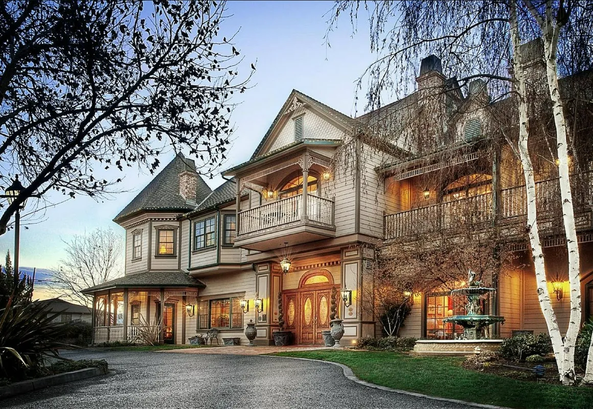 The Genevieve hotel hero