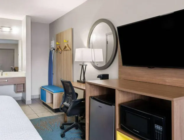 Days Inn by Wyndham Ardmore hotel detail image 3