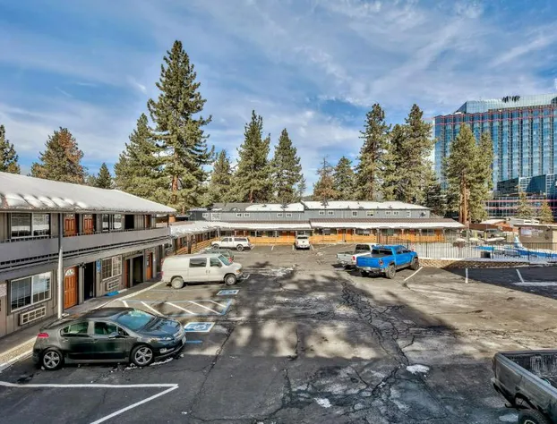 Blue Jay Lodge hotel detail image 1