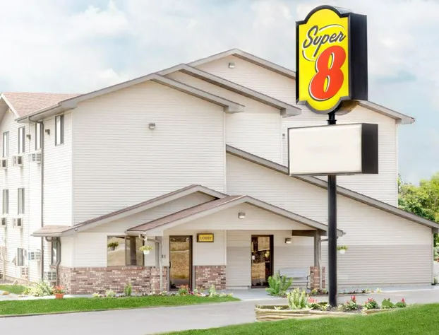 Super 8 by Wyndham Kent/Akron Area hotel detail image 2