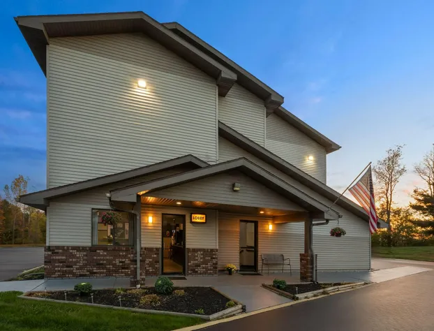 Super 8 by Wyndham Kent/Akron Area hotel detail image 1