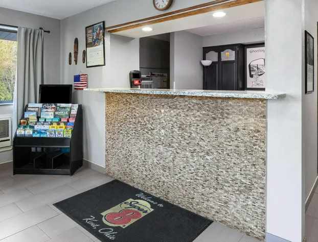 Super 8 by Wyndham Kent/Akron Area hotel detail image 2