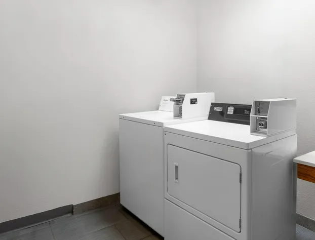 Super 8 by Wyndham Kent/Akron Area hotel detail image 4