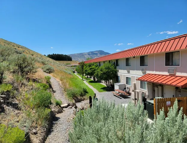 Super 8 by Wyndham Cody hotel detail image 1