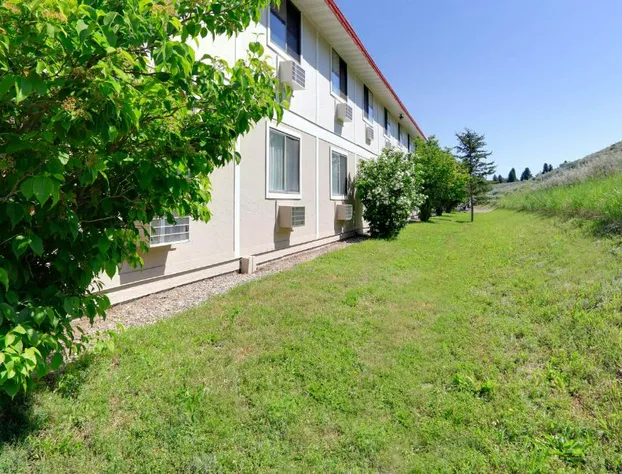 Super 8 by Wyndham Cody hotel detail image 2