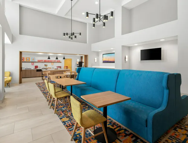 Hampton Inn & Suites New Castle hotel detail image 1