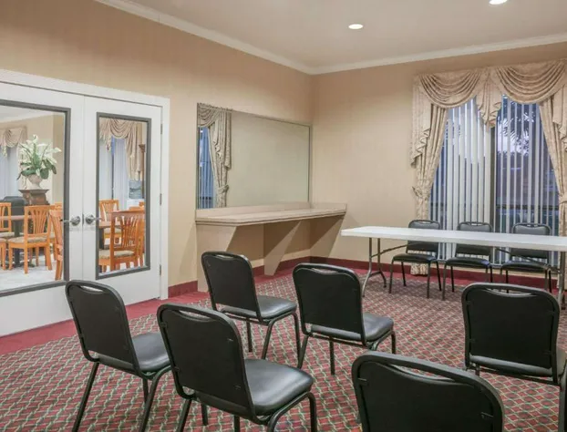 Super 8 by Wyndham Brookshire TX hotel detail image 2