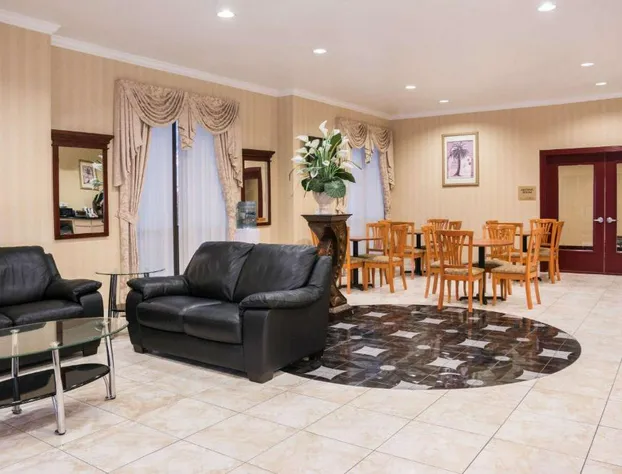 Super 8 by Wyndham Brookshire TX hotel detail image 3