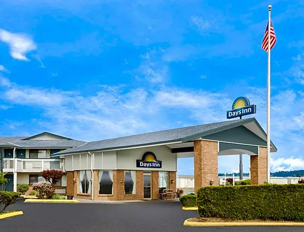 Days Inn by Wyndham Auburn hotel detail image 1