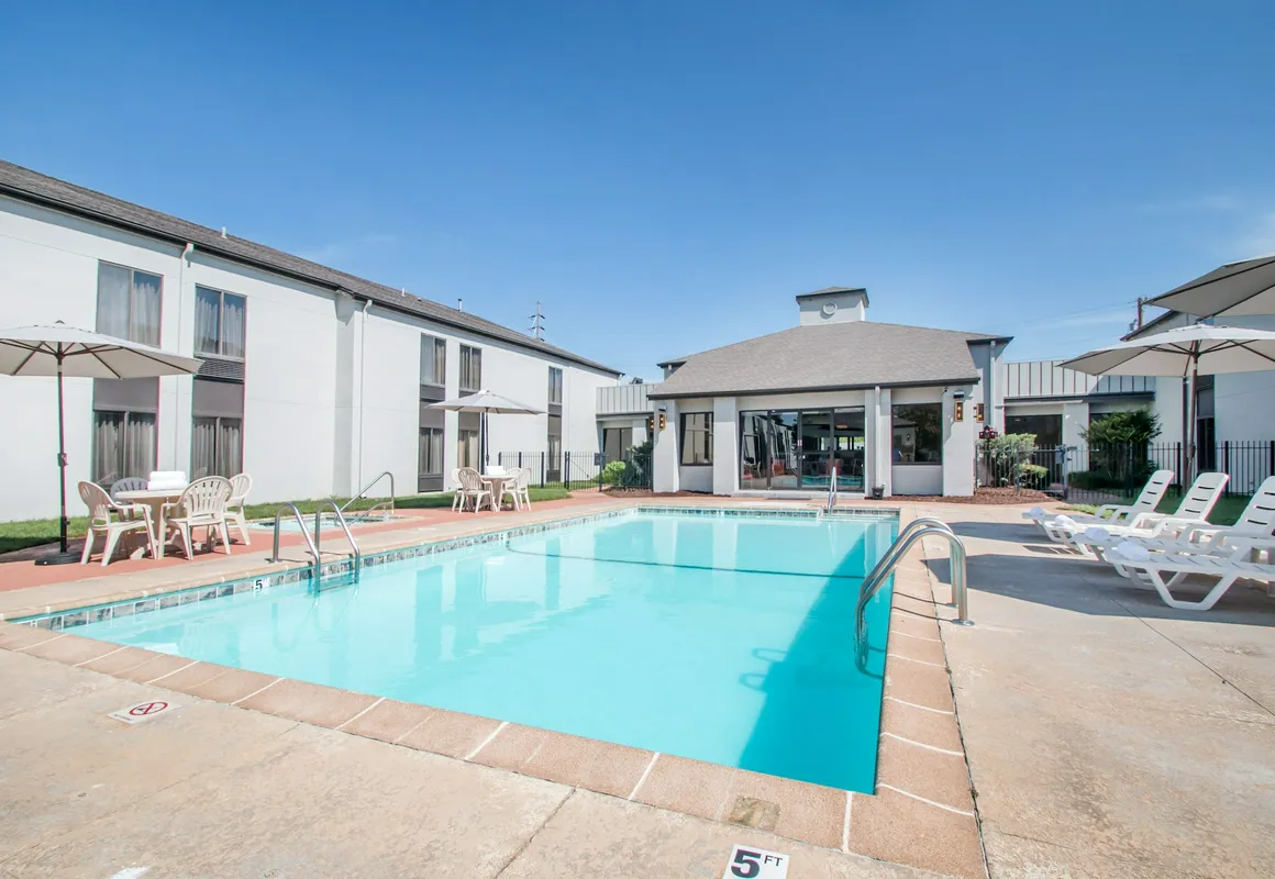 Greenstay Inn & Suites CourtView hotel hero