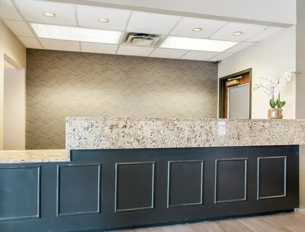 Greenstay Inn & Suites CourtView hotel detail image 3