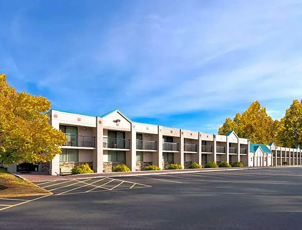 Ramada by Wyndham Parsippany hotel detail image 2