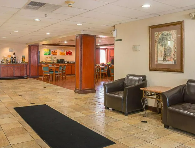 Quality Inn & Suites Detroit Metro Airport hotel detail image 4