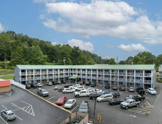 SureStay Hotel by Best Western Summersville hotel detail image 2