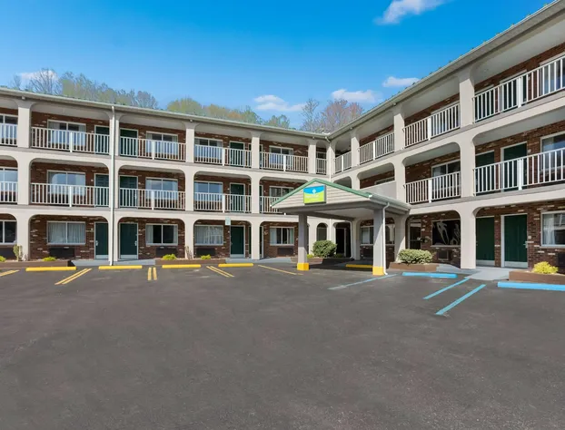 SureStay Hotel by Best Western Summersville hotel detail image 4