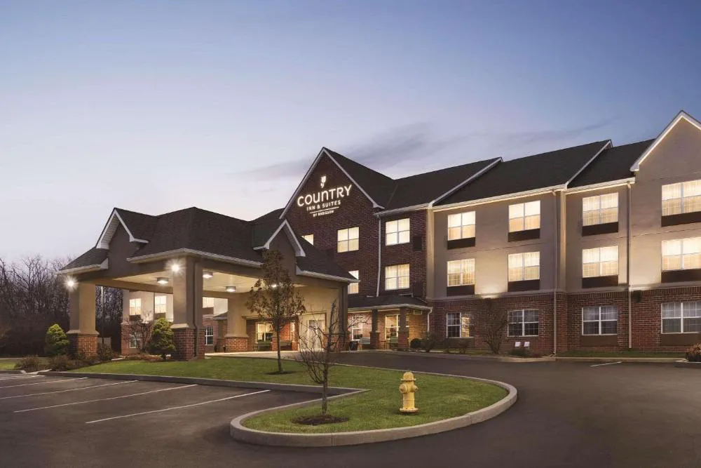 Country Inn & Suites by Radisson, Fairborn South, OH hotel hero