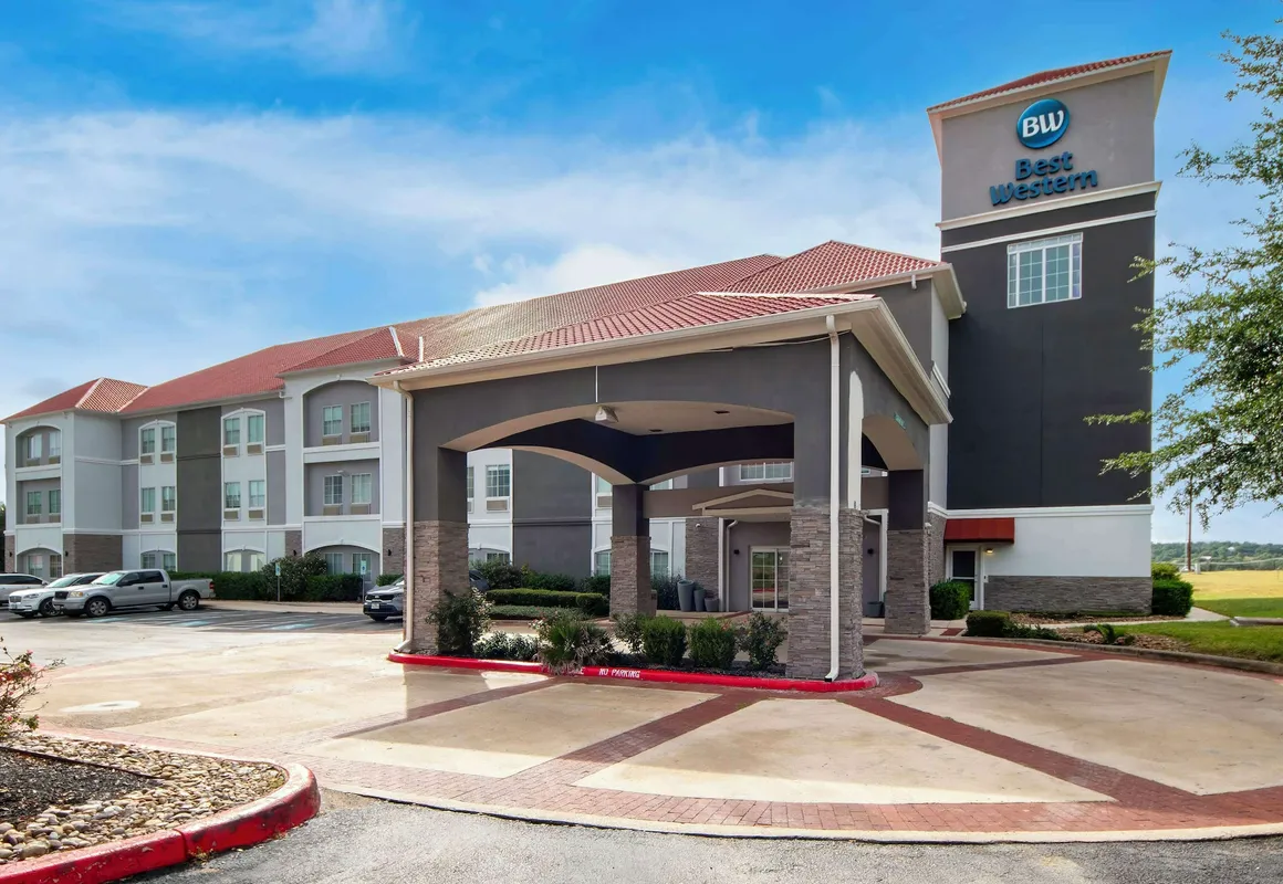 Best Western Boerne Inn & Suites hotel hero